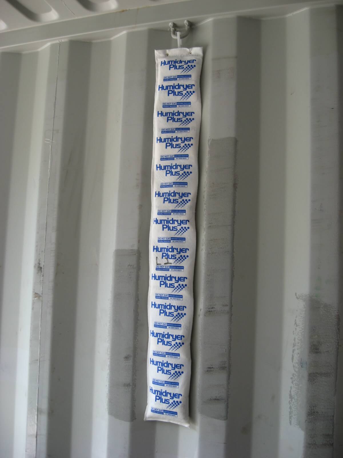 Dây hút ẩm treo container