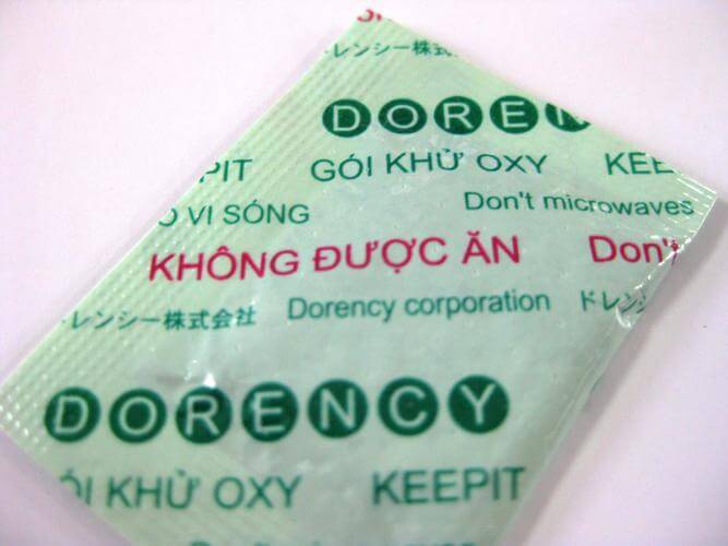 Gói hút ẩm bánh đóng hộp