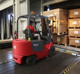 xếp hàng vào container